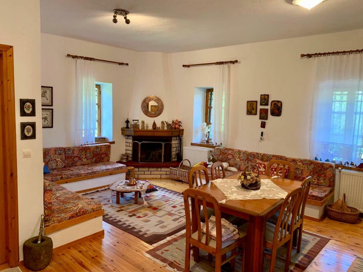 Πέτρινο Παραδοσιακό Σπίτι "Χιονάτη" Vila Nimfaíon Exterior foto